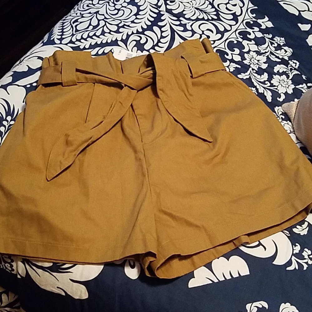 All in favor paperbag waist shorts
